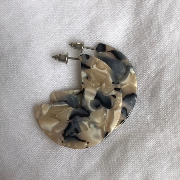 Earrings - Picture 5 of 6